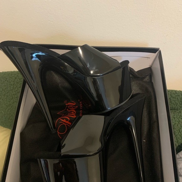 Pleaser Platform Heels - Picture 2 of 5